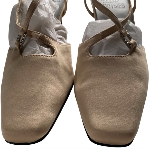 Mootsies Tootsie Gwyneth Champagne Satin Suede, Leather Sole Strappy Sandals 6.5 - Picture 4 of 9